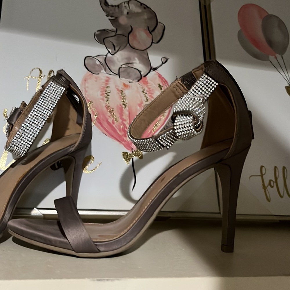 heels - Picture 2 of 3
